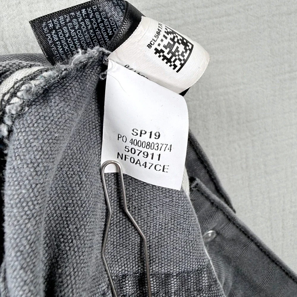 North Face Men Grey Canvas Cargo Shorts Sz 36 10